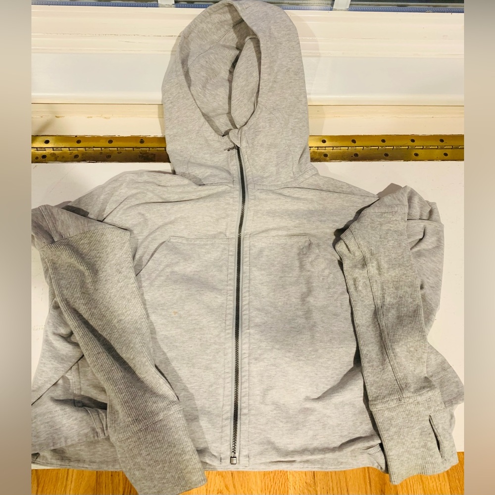 LULULEMON Gray Zip-Up Cropped Hoodie